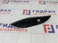 Накладка кнопки стеклоподъемника заднего правого Infiniti QX50 829601BA0A