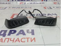 Блок кнопок в рулевое колесо Infiniti QX56 (Z62)