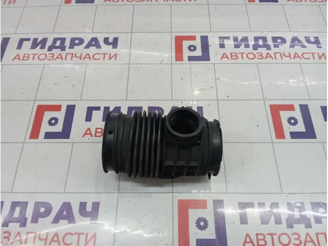 Патрубок воздушного фильтра Infiniti QX56 (Z62) 165761LA0A