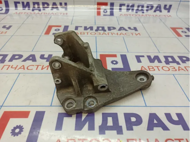 Кронштейн генератора Infiniti QX80 (Z62) 11710-1LA0A