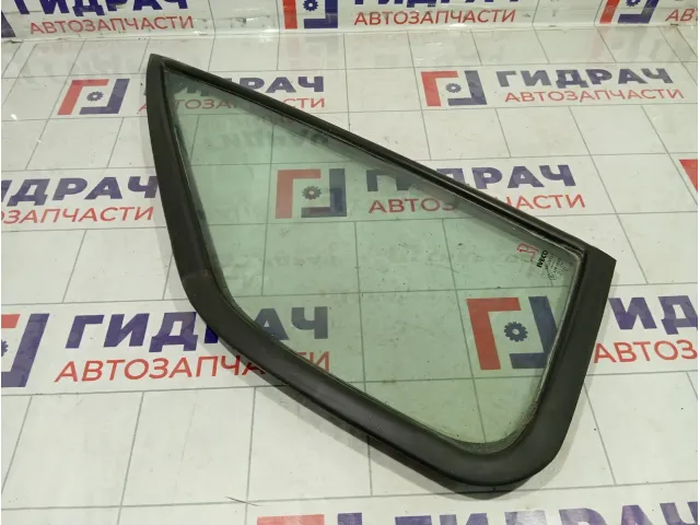 Стекло двери переднее левое Iveco Daily