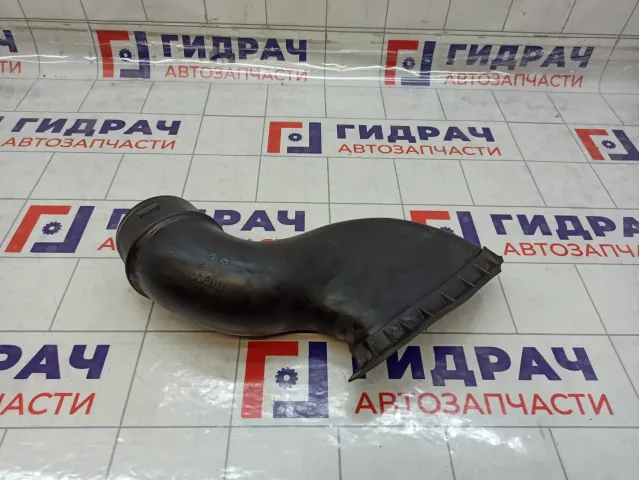 Патрубок воздушного фильтра Iveco Daily 504139775
