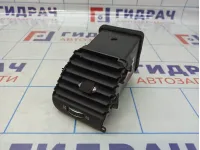 Дефлектор воздушный правый Jeep Grand Cherokee (WK2) 1UE22DX9AB