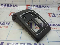 Накладка центральной консоли задняя Jeep Grand Cherokee (WK2) 01354009BL