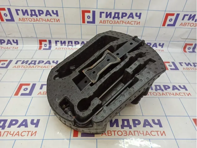 Домкрат Jeep Grand Cherokee (WK2) 68068665AC