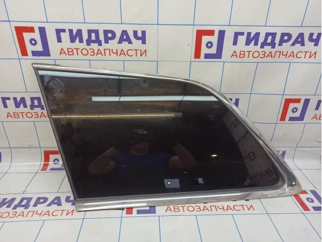 Стекло кузовное глухое левое Jeep Grand Cherokee (WK2) 68081519AA