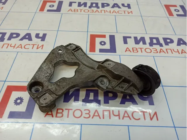 Кронштейн кондиционера Jeep Grand Cherokee (WK2) 68148383AA