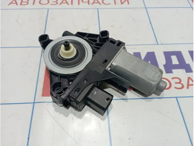 Моторчик стеклоподъемника передний правый Jeep Grand Cherokee (WK2) 68079282AA