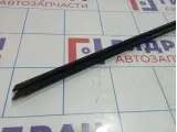Уплотнитель стекла переднего левого Jeep Grand Cherokee (WK2) 55399209AA
