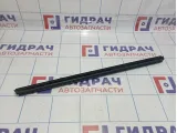 Уплотнитель стекла заднего левого Jeep Grand Cherokee (WK2) 55399211AA