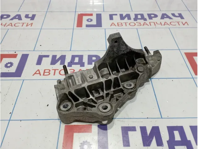 Кронштейн радиатора системы EGR Jeep Grand Cherokee (WK2) 68211313AA