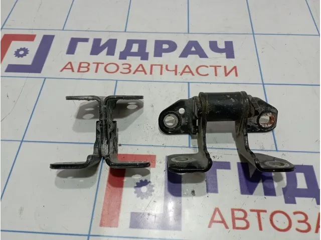 Петли двери задней левой Jeep Grand Cherokee (WK2)