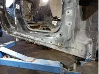 Порог со стойкой правый Jeep Grand Cherokee (WK2)