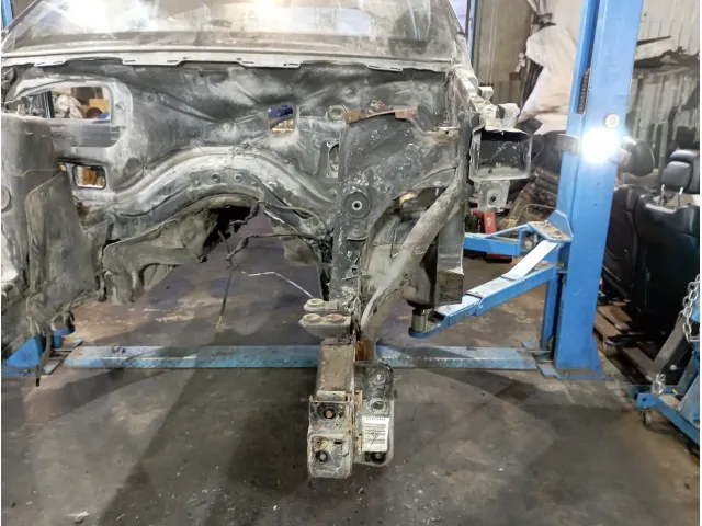 Лонжерон передний левый Jeep Grand Cherokee (WK2)