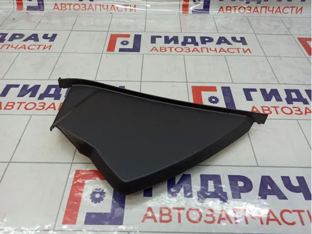 Накладка торпедо правая с торца JAC J7 5306720U7300