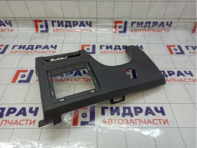 Накладка под рулевую колонку JAC J7 5306600U7355