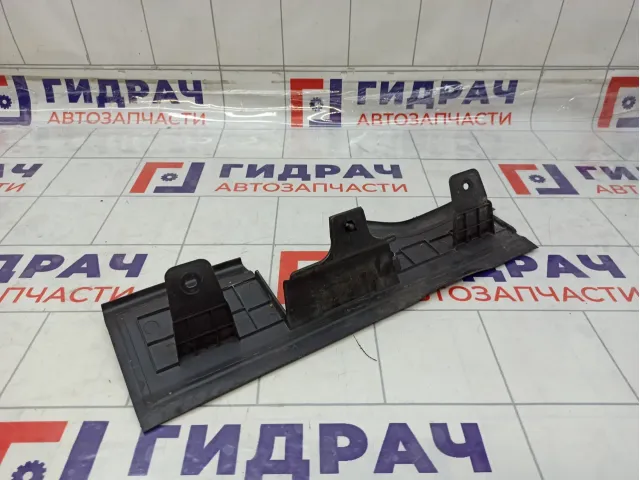 Воздуховод радиатора левый JAC J7 1309300U7300