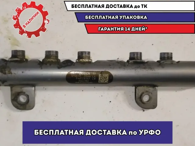 Рейка топливная правая Jeep Grand Cherokee