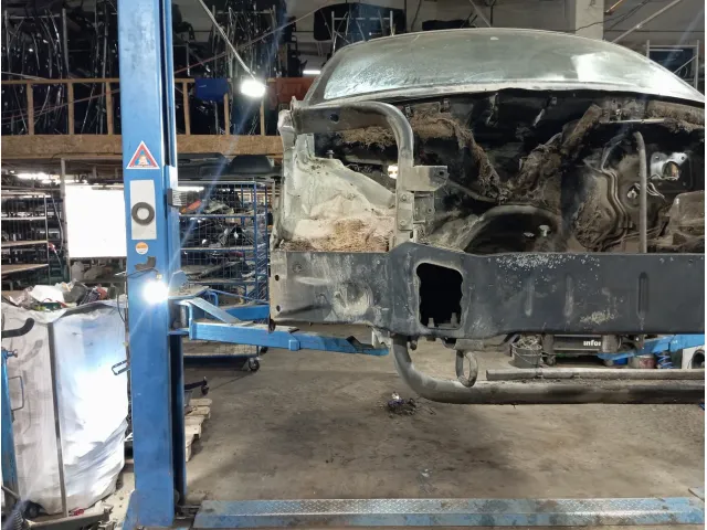 Лонжерон передний правый Jeep Grand Cherokee