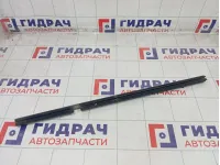 Уплотнитель стекла заднего левого Jeep Grand Cherokee 55135889AC