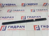 Уплотнитель стекла заднего левого Jeep Grand Cherokee 55135889AC