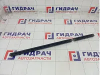 Уплотнитель стекла заднего правого Jeep Grand Cherokee 55135888AC