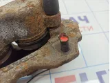 Суппорт тормозной передний левый Jeep Grand Cherokee (WJ) 5011973AA. Срезан болт.