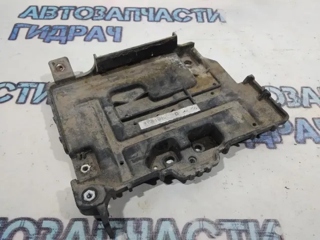 Крепление АКБ  Kia Cerato 3 37150A7200.