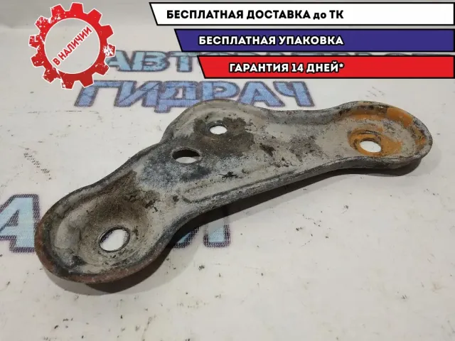 Кронштейн передней балки правый Kia Cerato 3 624773Z000.
