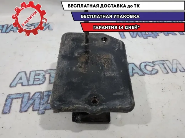 Кронштейн усилителя заднего бампера правый Kia Cerato 3 86642A7000.