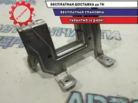 Кронштейн подлокотника Kia Cerato 3 84690A7000.