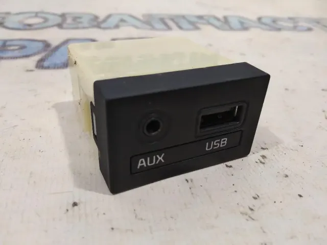 Разъем Kia Cerato 3 96120A7000 AUX USB.