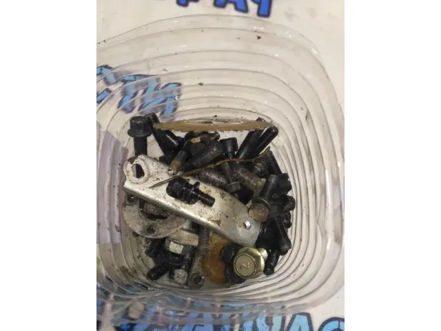 Болты двигателя KIA PICANTO SA G4HE Отличное состояние.