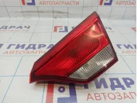 Фонарь задний внутренний правый Kia Rio 4 92404-H0000.