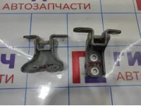 Петли двери передней правой Kia Rio 4 .