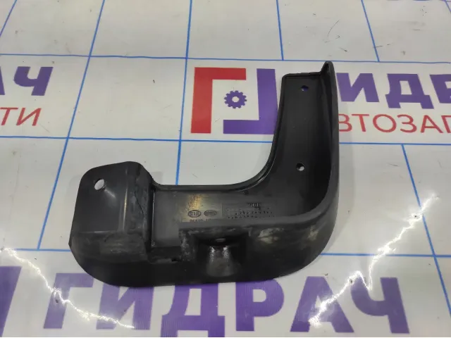Брызговик передний правый Kia Rio 4 86832-H0000.