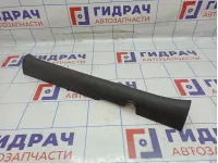 Накладка порога переднего правого внутренняя Kia Rio 4 85880-H0000WK.
