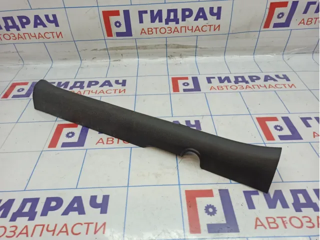 Накладка порога переднего правого внутренняя Kia Rio 4 85880-H0000WK.