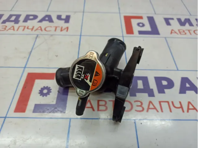 Горловина радиатора Kia Rio 4 25327-H5110.