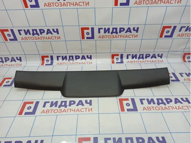 Обшивка двери багажника верхняя Kia Sportage (SL) 817603U000WK