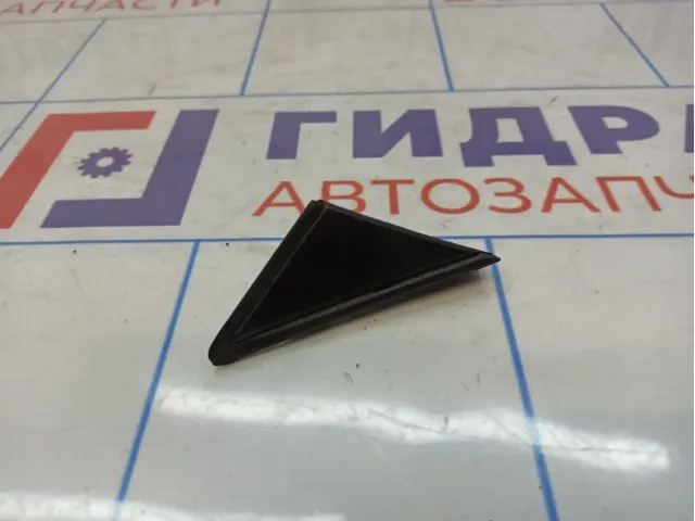 Накладка передней правой стойки Kia Sportage (SL) 86190-3W000