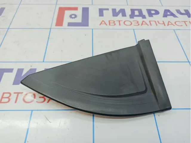 Накладка двери задней правой наружняя Kia Spectra 0K2N1-506G0. Дефект.