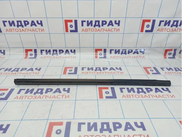 Накладка стекла заднего правого Kia Spectra 0K2A172810A.