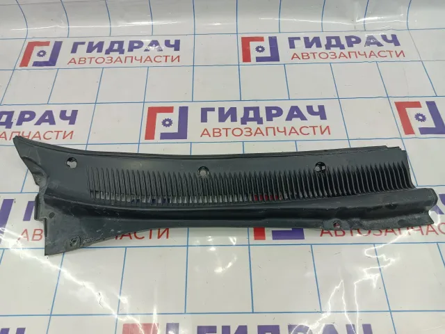 Решетка стеклооч. (планка под лобовое стекло) правая Kia Spectra 0K2A150785B.