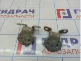 Петли двери передней левой Kia Spectra . Комплект.