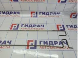 Торсион багажника Kia Spectra . Комплект.