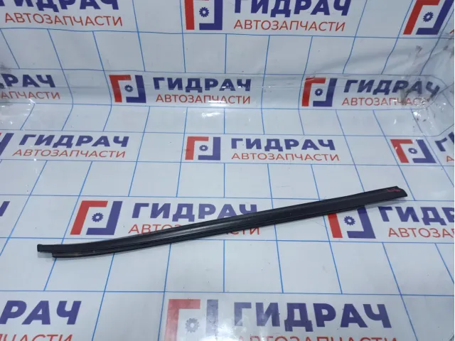 Накладка стекла заднего правого Kia Optima (TF) 83220-2T000
