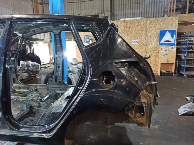 Крыло заднее левое Kia Venga (YN)