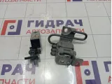 Петли двери передней левой Kaiyi E5