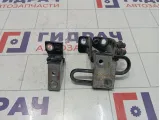 Петли двери задней правой Kaiyi E5